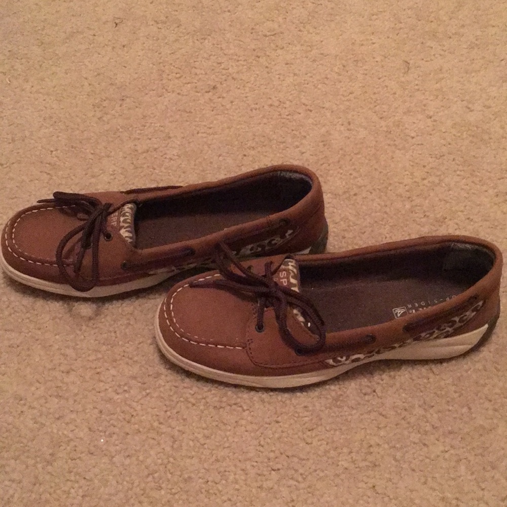 Shoes - Picture 2 of 4